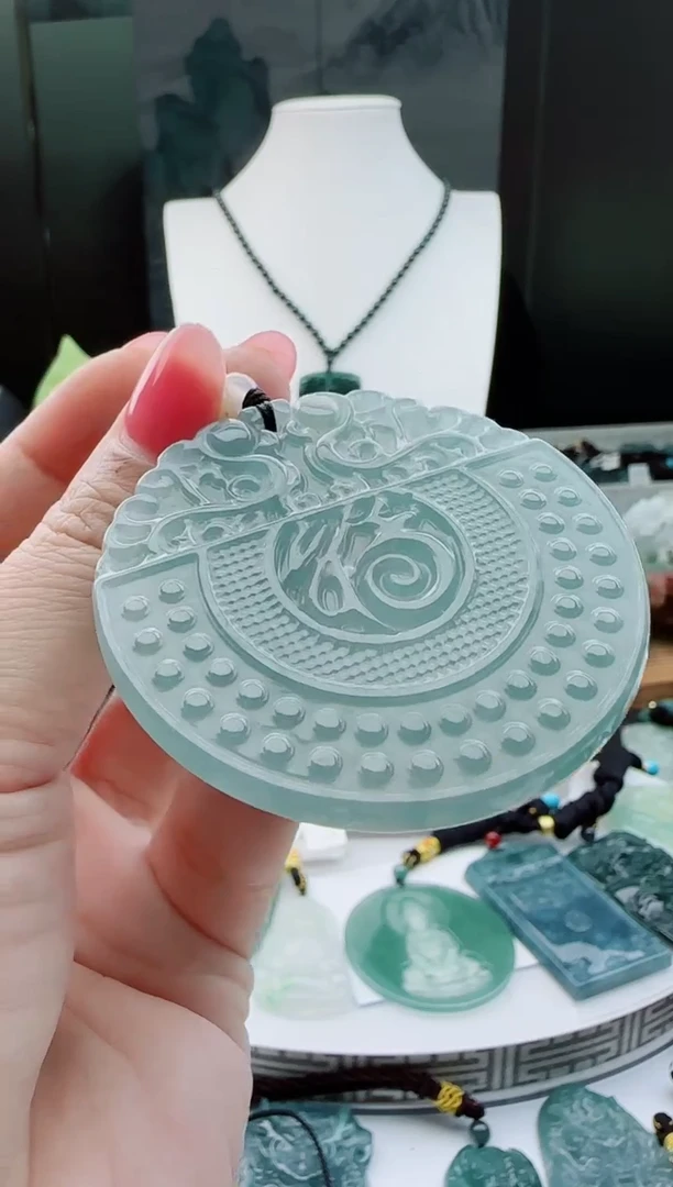 【闪购商品】翡翠颈饰未镶嵌多样性随机一件发货