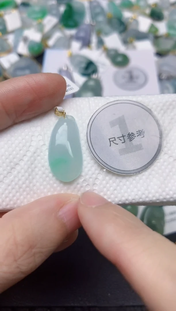 颈饰18K金镶嵌翡翠天然缅甸A货翡翠