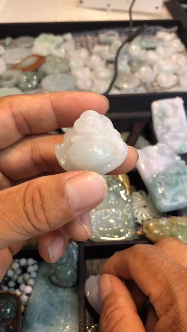 翡翠未镶嵌吊坠(不含链)佛公