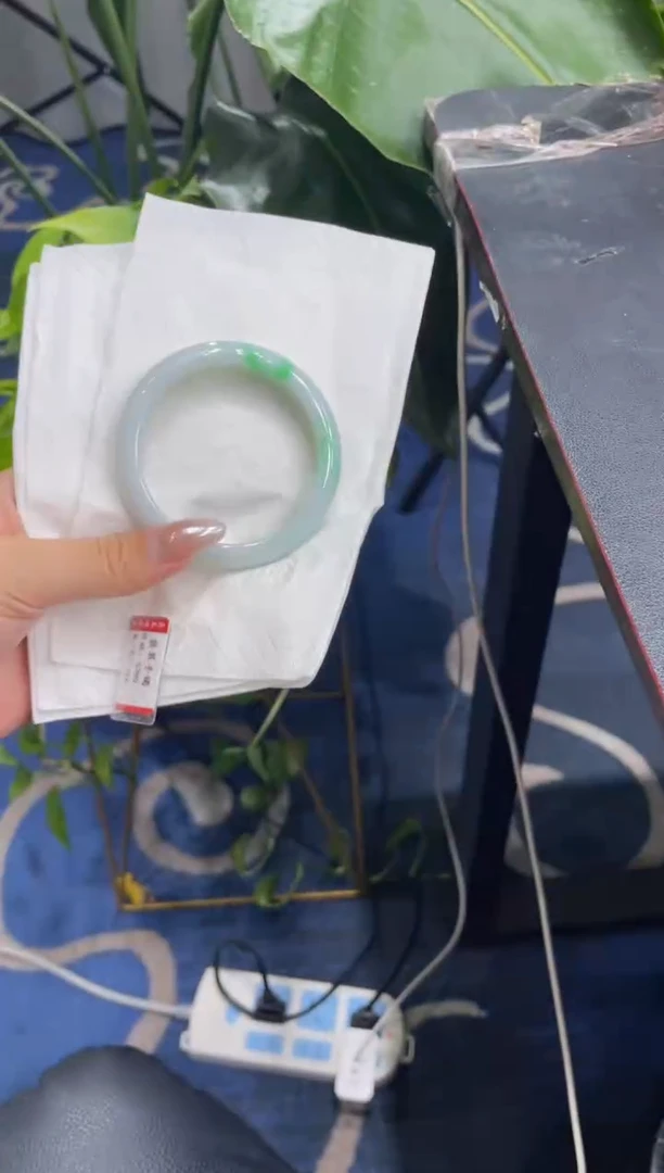 未镶嵌手镯翡翠5604****