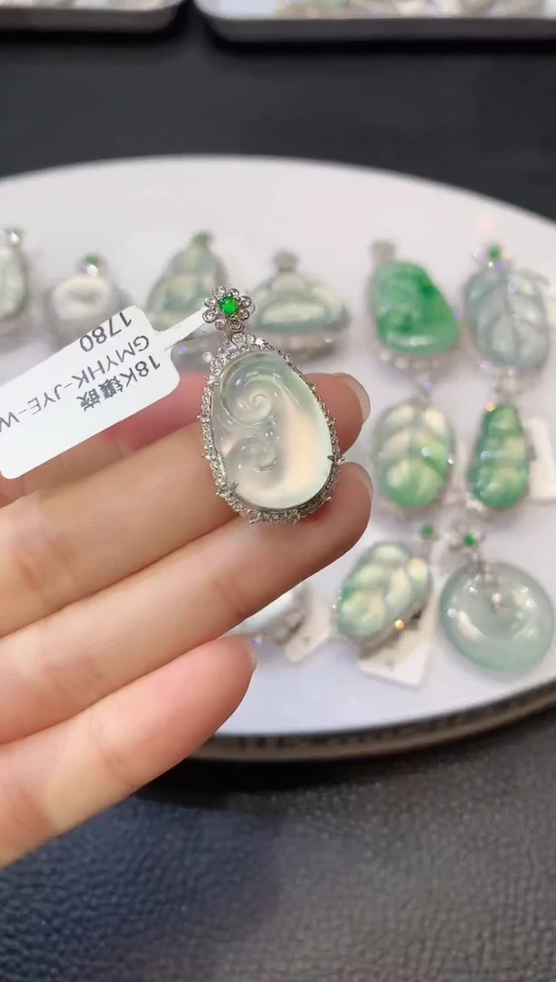 翡翠18K金镶嵌吊坠(不含链)D41