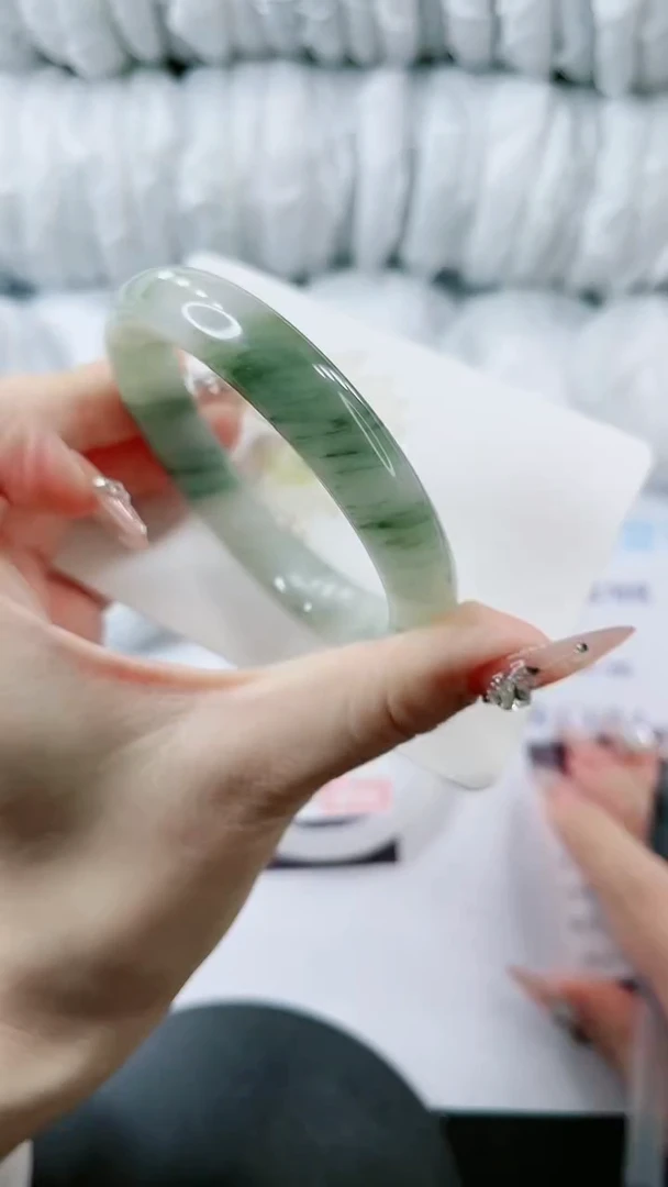 【闪购商品】石英质玉手镯未镶嵌多样性发货V21