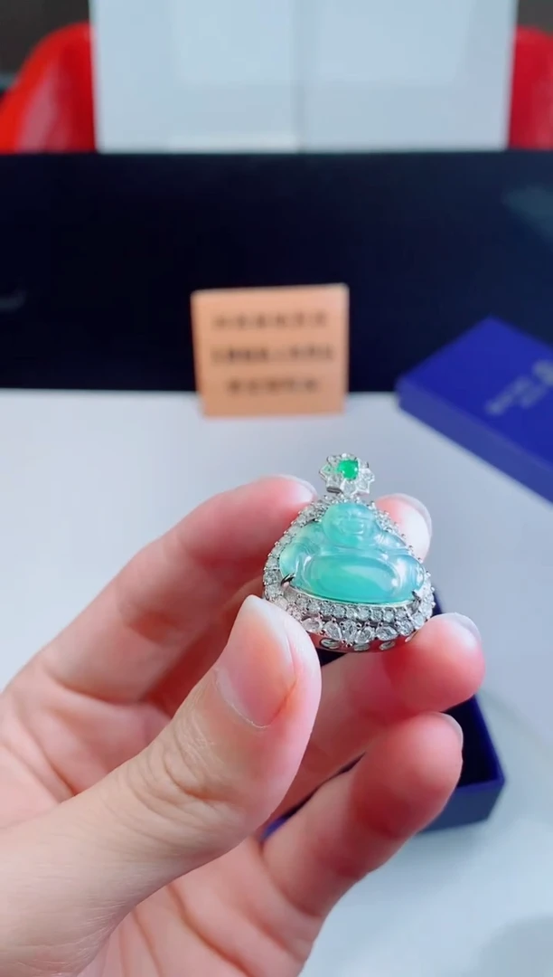 颈饰未镶嵌翡翠