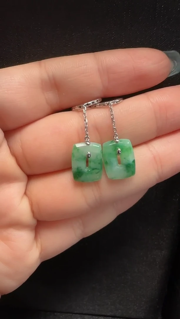 【闪购商品】翡翠耳环18K金镶嵌025福贝一对