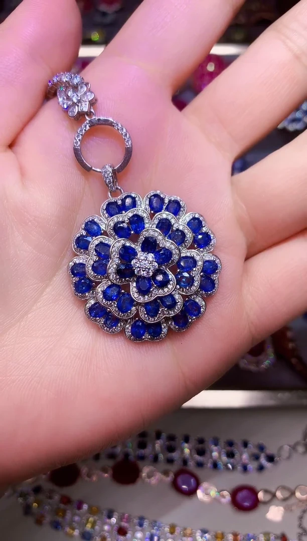 颈饰蓝宝石银S925镶嵌....