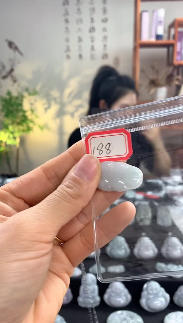 【闪购商品】翡翠吊坠(赠链)银S925镶嵌叶子188 多样性发一件