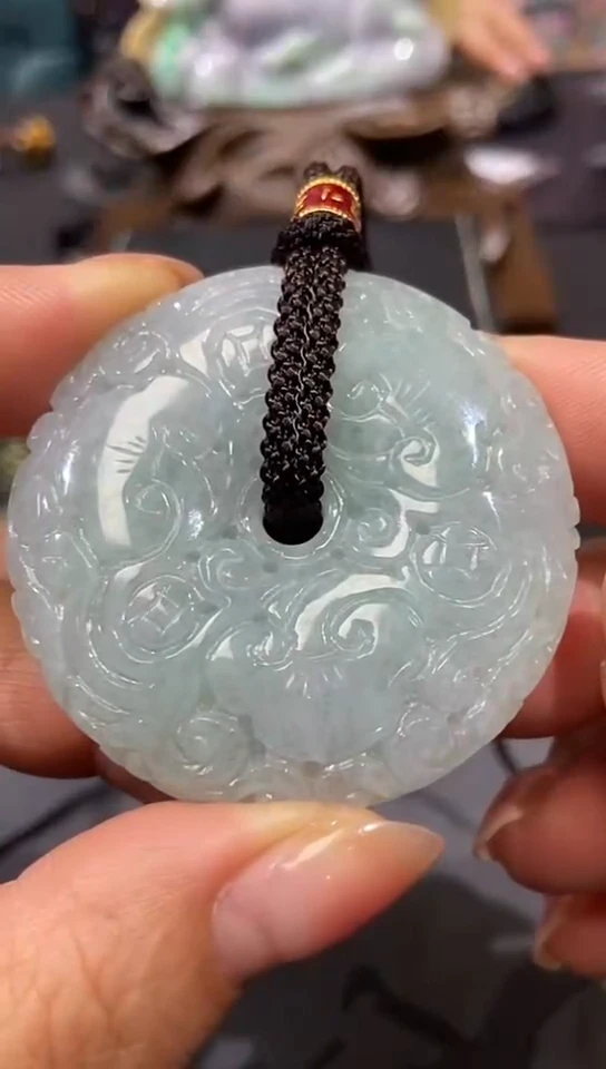 【闪购商品】翡翠未镶嵌颈饰吊坠