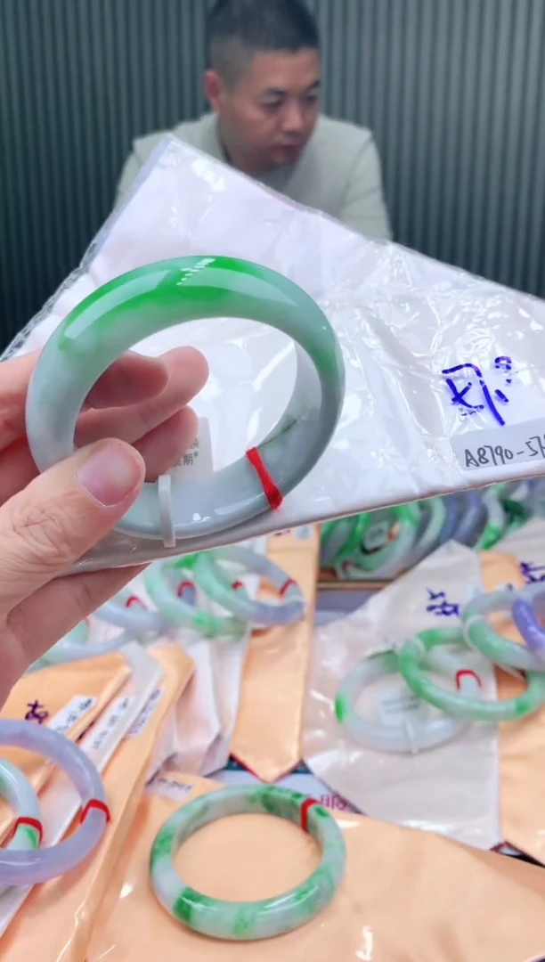 未镶嵌手镯翡翠57