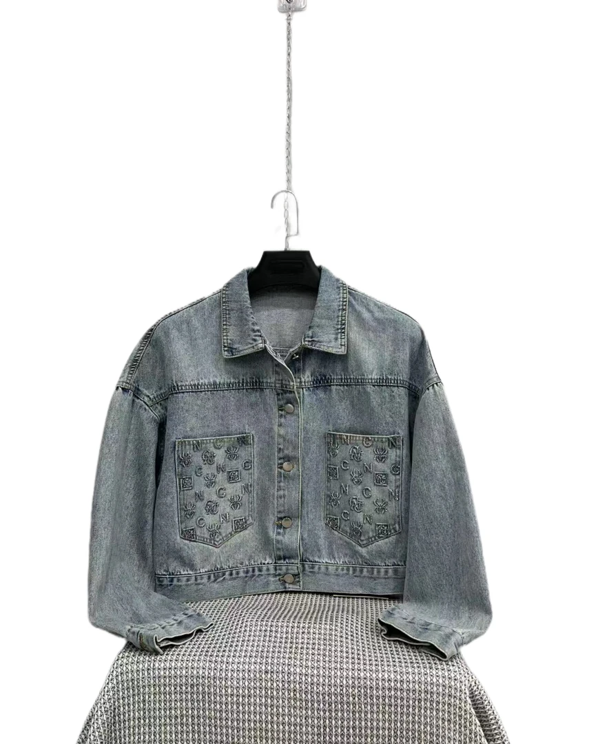 85085  女士  字母  纽扣  简约  牛仔  百搭  短外套