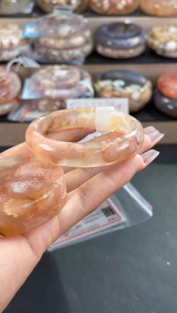 未镶嵌手镯石英质玉53