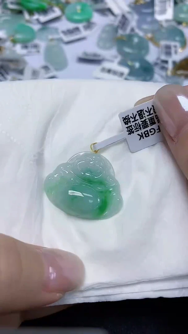 翡翠18K金镶嵌颈饰天然缅甸翡翠A货