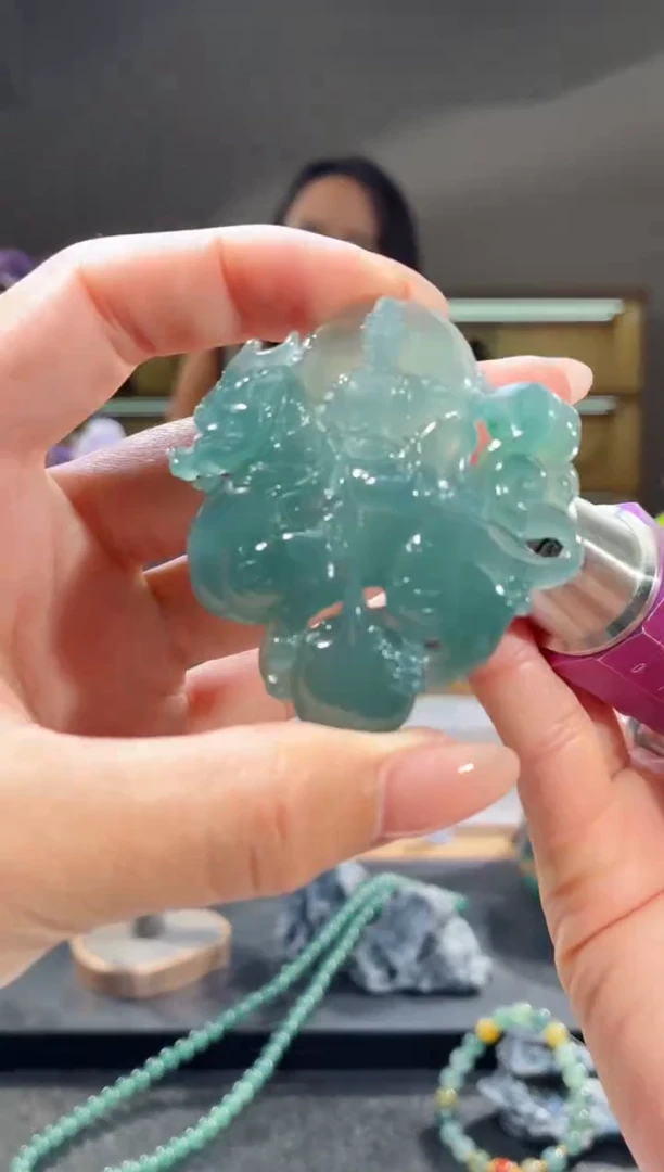 吊坠(不含链)未镶嵌翡翠御龙观音（多样性发其一）