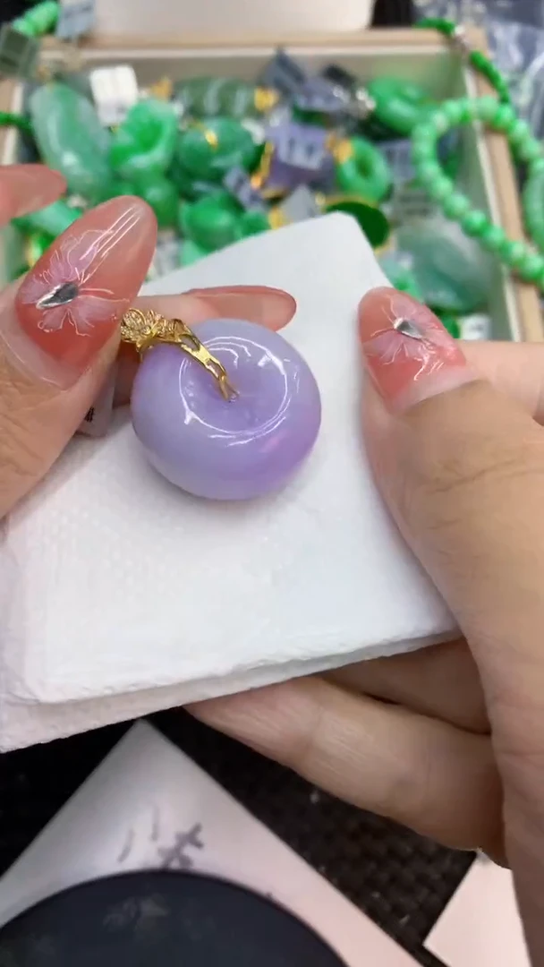 颈饰未镶嵌翡翠多样性发其一