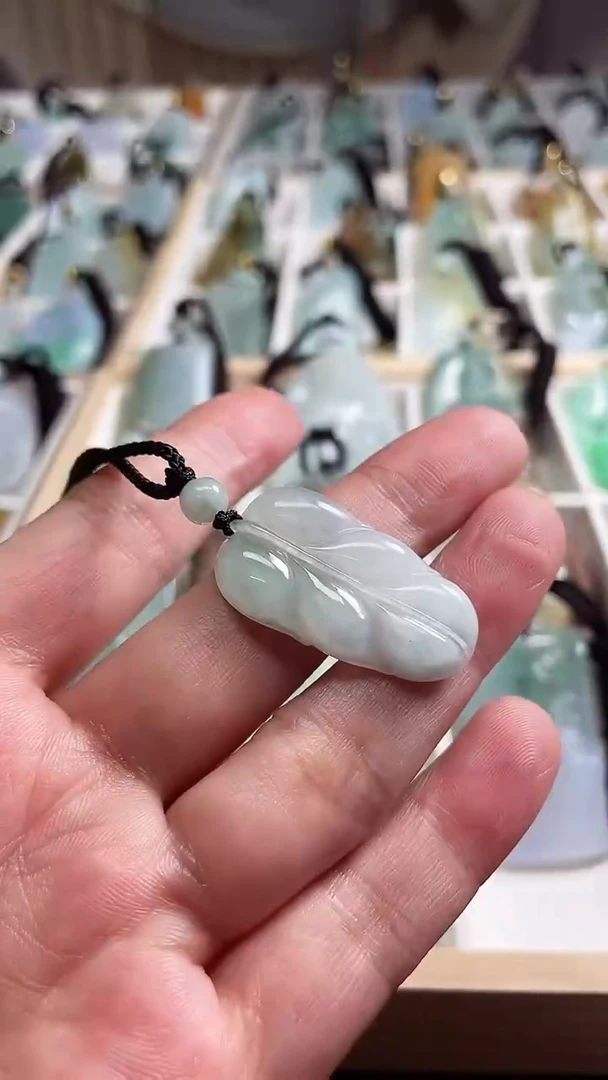 【闪购商品】翡翠颈饰未镶嵌11111111