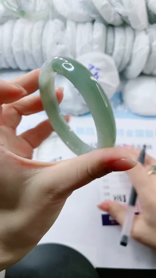 【闪购商品】石英质玉手镯未镶嵌多样性发货V158