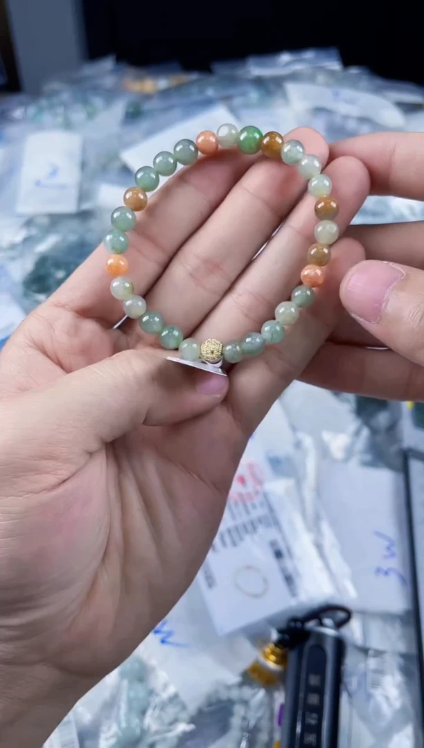 翡翠戒指未镶嵌珠串