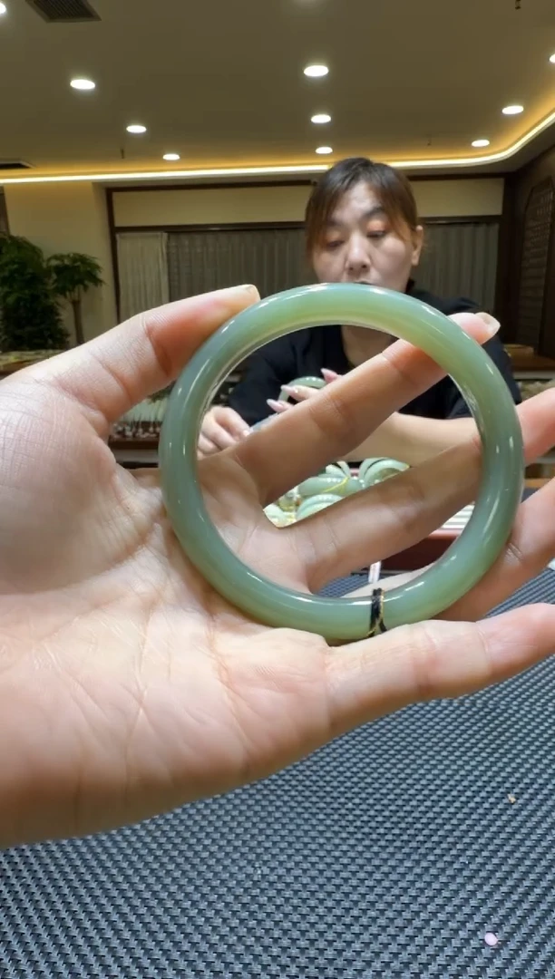 颈饰未镶嵌和田玉手镯64