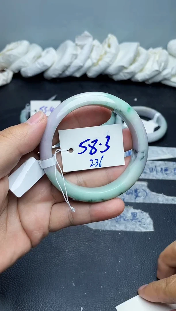未镶嵌手镯翡翠236