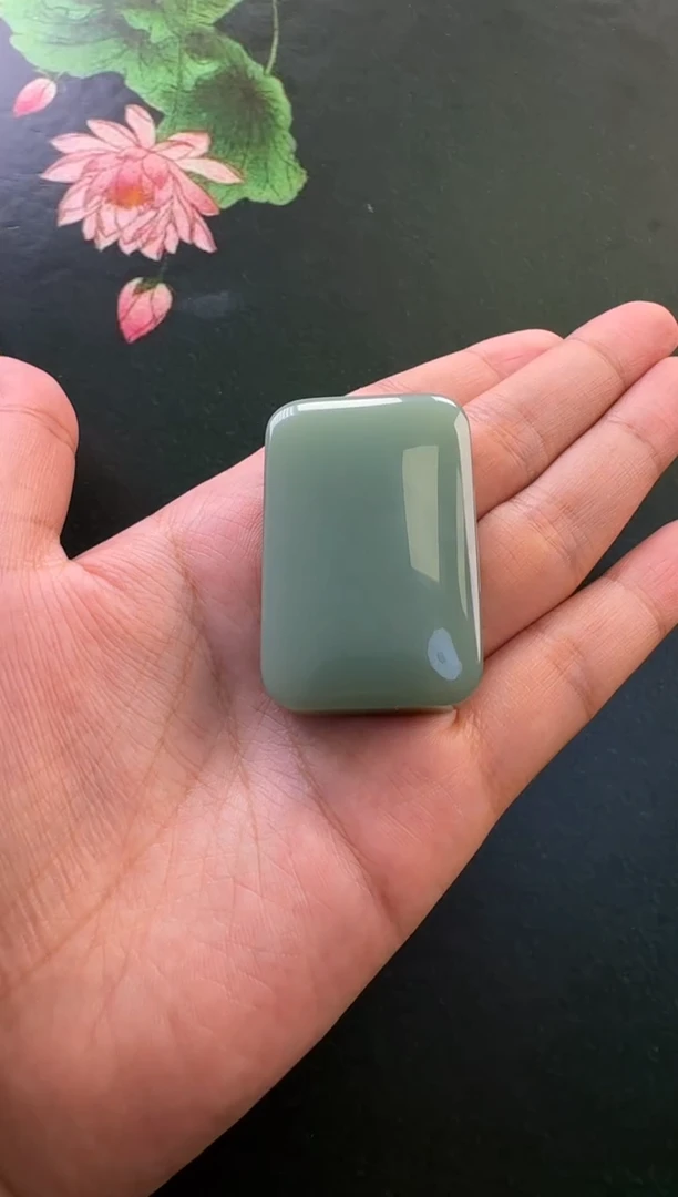 颈饰未镶嵌和田玉吊坠