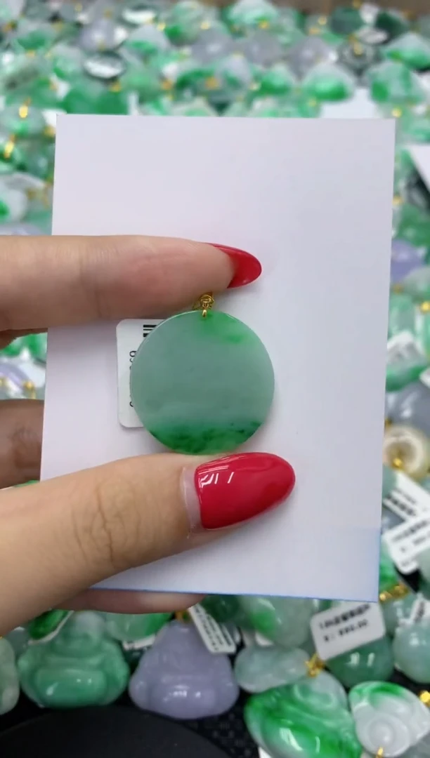 翡翠18K金镶嵌颈饰111111111111