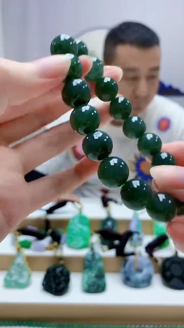 未镶嵌定制翡翠心***?4898zm-毛货挂件