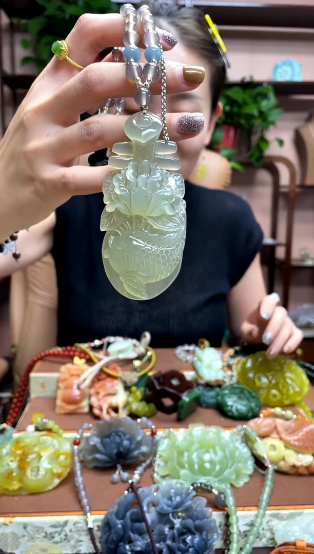 未镶嵌岫玉吊坠·