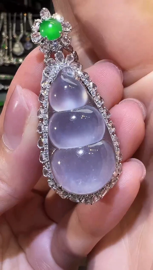 翡翠18K金镶嵌吊坠(不含链)豆子