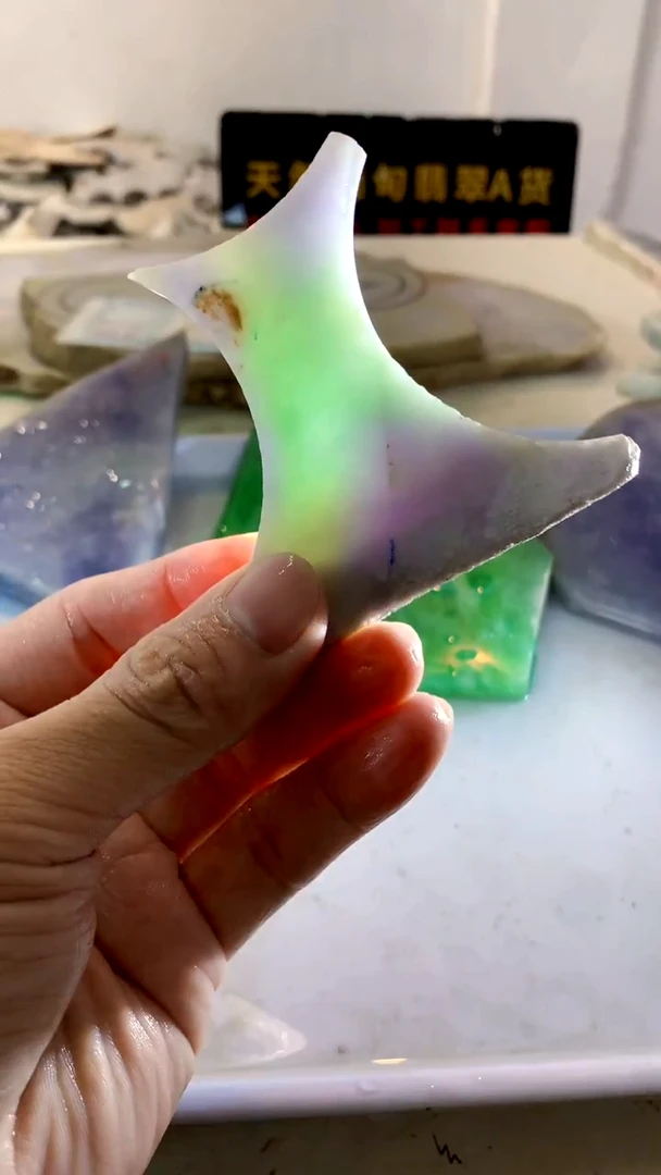 颈饰未镶嵌翡翠缅甸A货翡翠安238
