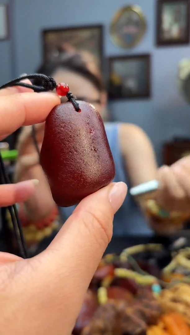 琥珀颈饰未镶嵌吊坠
