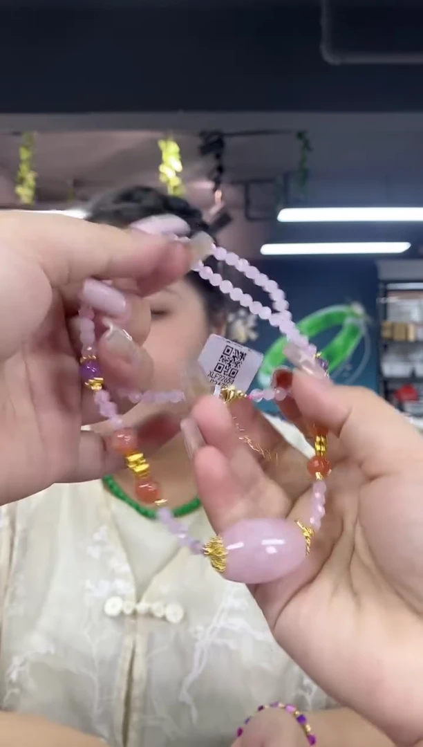 未镶嵌颈饰水晶多样性发其一颜色微差