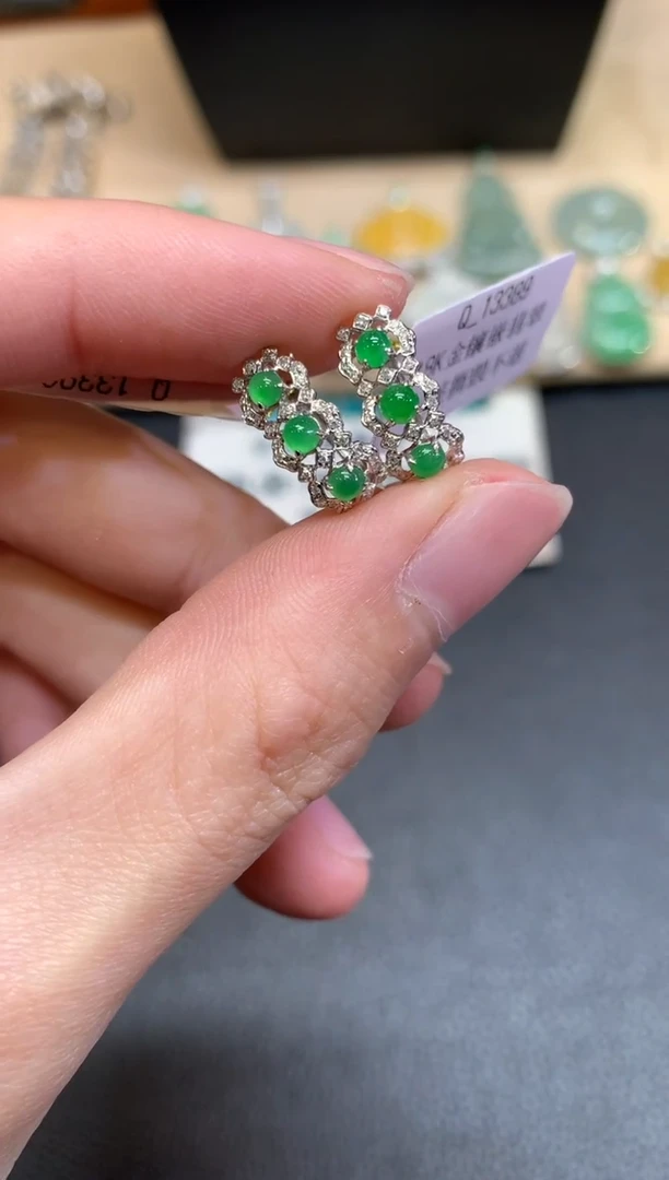 【闪购商品】翡翠耳饰18K金镶嵌蛋面【无服务费】