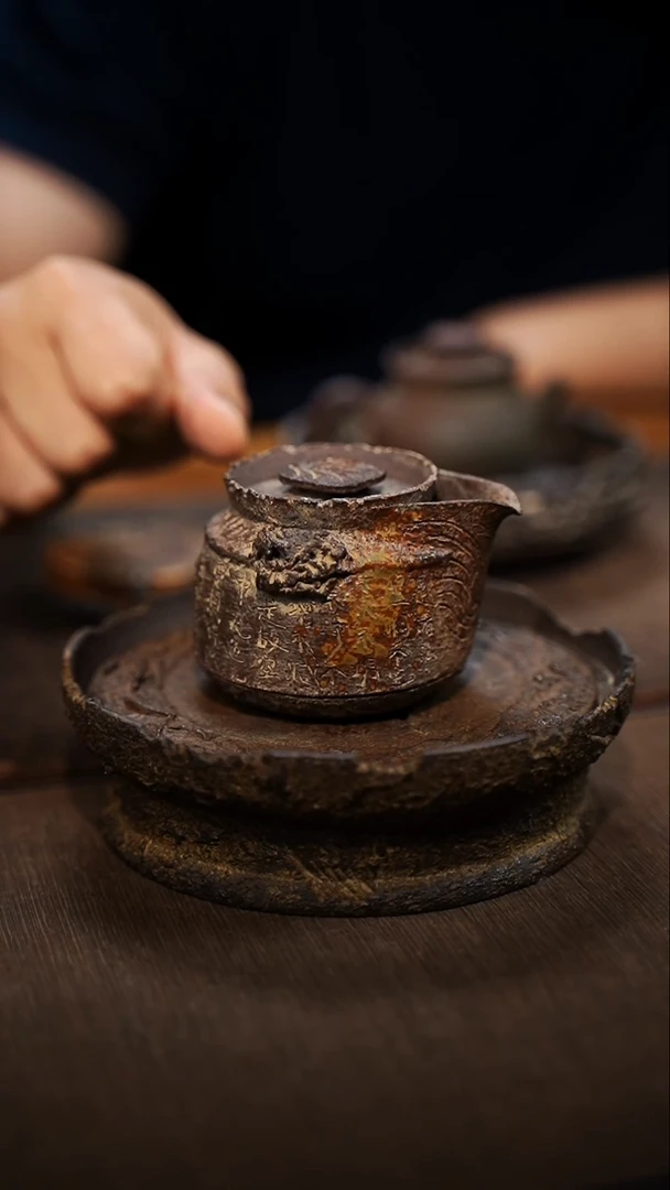 全手工制作  紫砂心经宝瓶