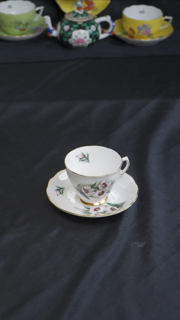 骨瓷婷婷中古器物如图所示94