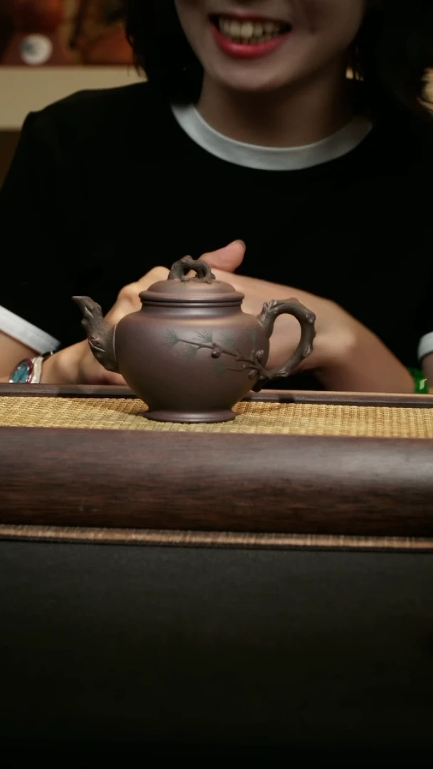 紫砂茶壶松报春清灰砂180毫升