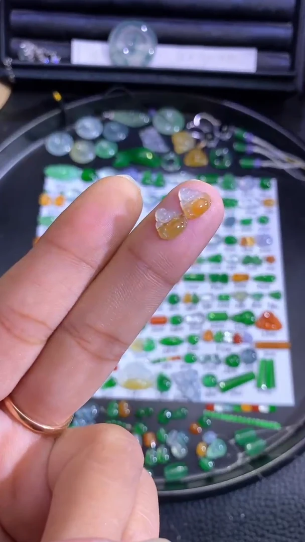 未镶嵌挂件翡翠佛