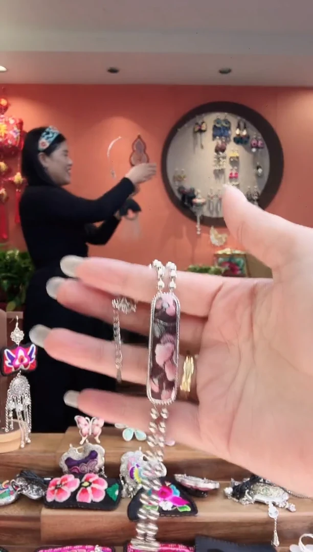 非遗手工苗绣刺绣首饰113