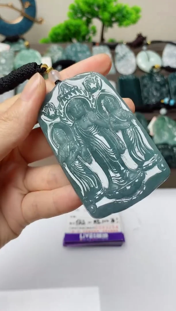 翡翠未镶嵌颈饰