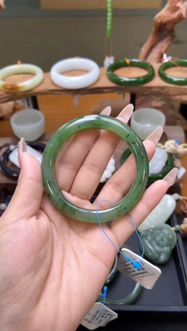 未镶嵌手镯和田玉乌兰海苹果绿 59圈 9014365