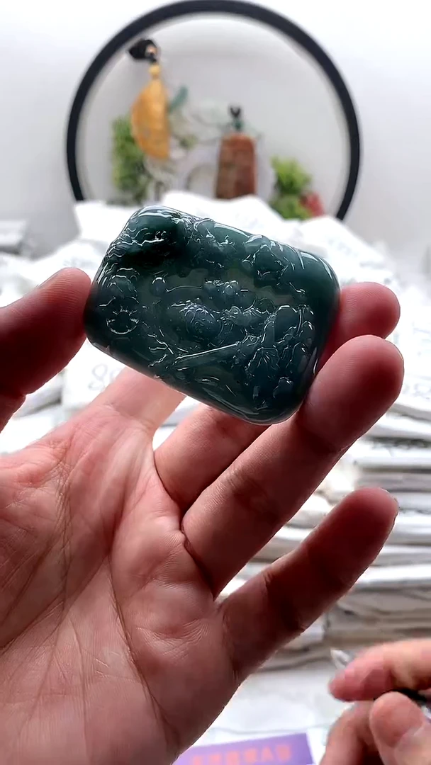 颈饰未镶嵌翡翠虚空藏