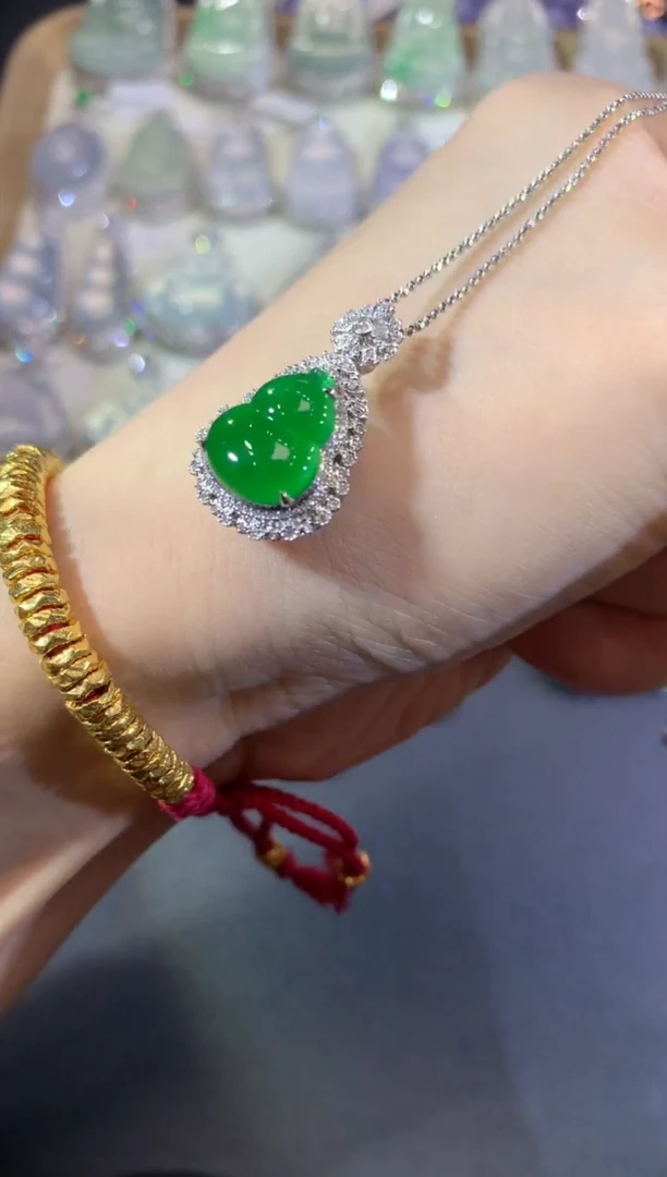 吊坠(不含链)18K金镶嵌翡翠20-葫芦（多样性发货一件（不含链扣