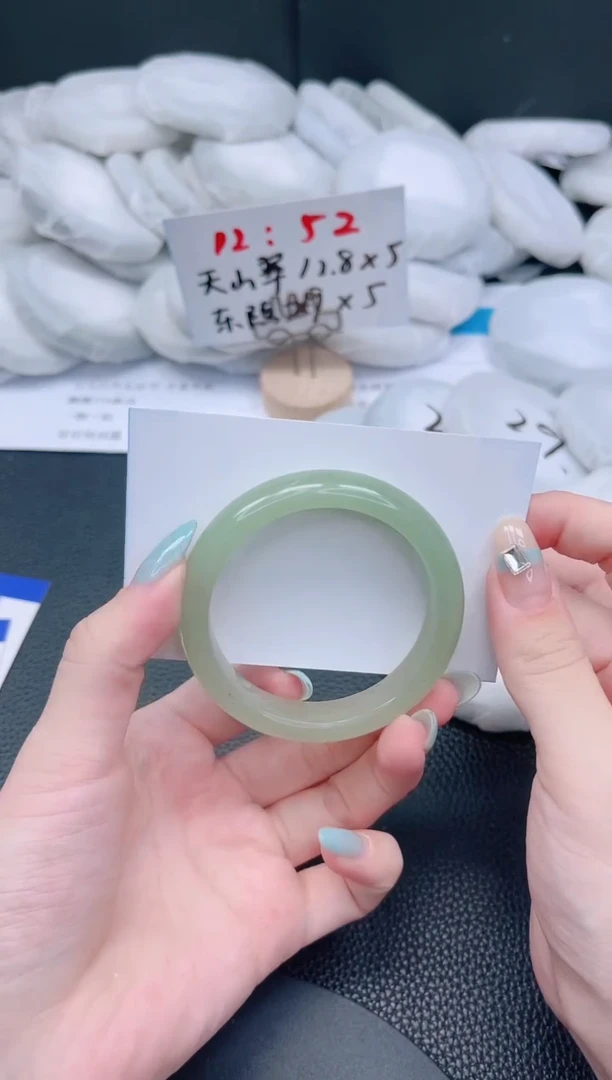 未镶嵌手镯石英质玉51-50.8