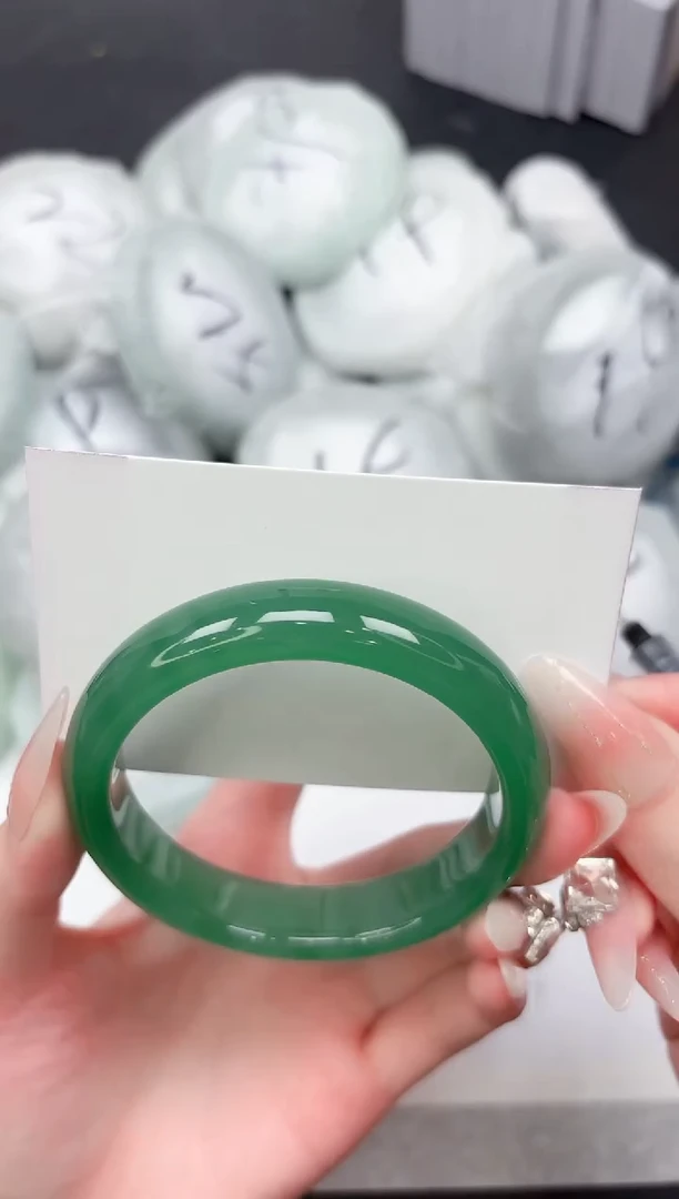 未镶嵌手镯石英质玉82-57.7