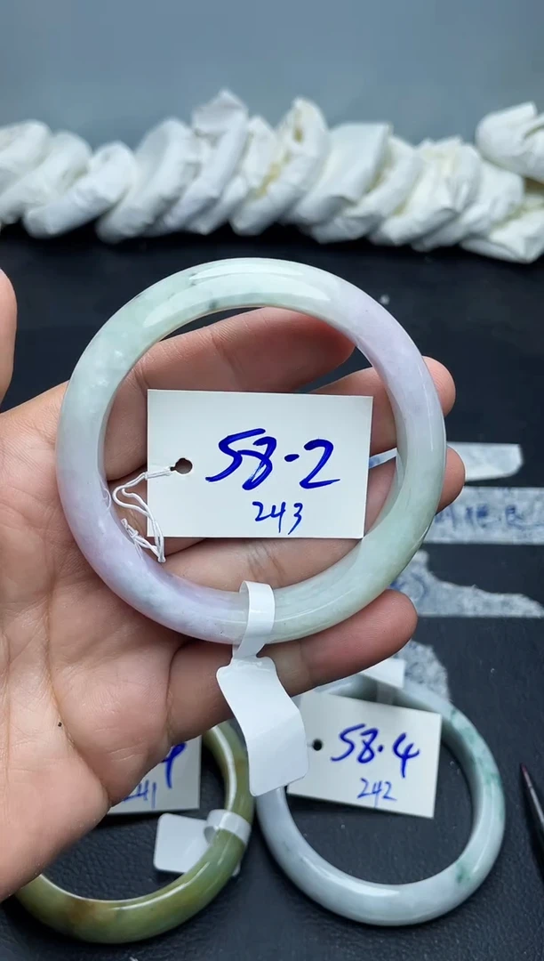未镶嵌手镯翡翠243
