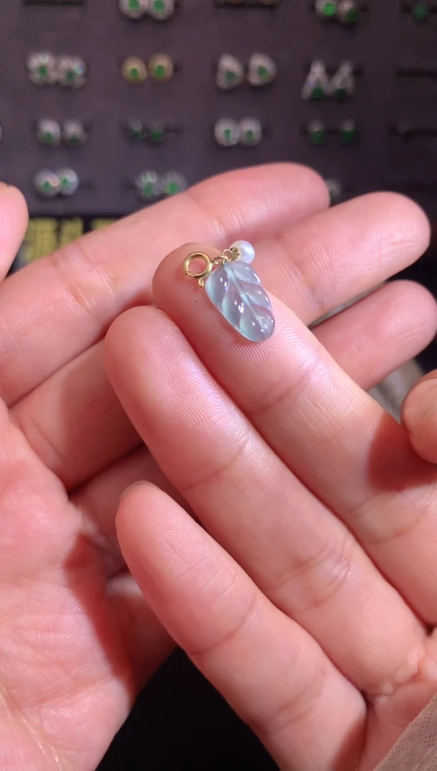 翡翠18K金镶嵌颈饰天然翡翠A货，源头工厂价福利价