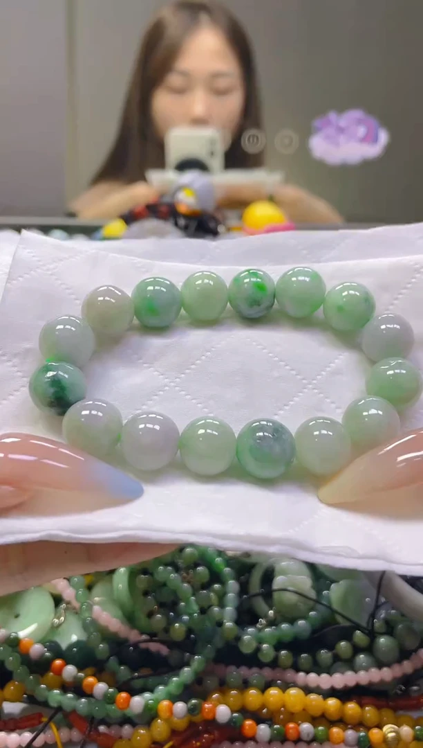 翡翠未镶嵌颈饰13MM/W/翡翠A货，一件也是批发价