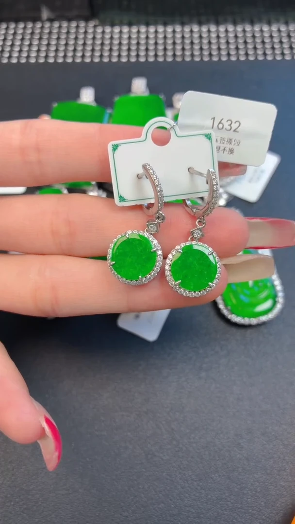 颈饰银S925镶嵌翡翠钟**生耳钩