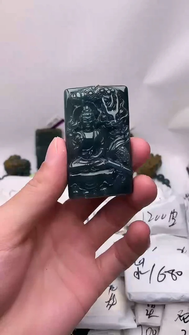 颈饰未镶嵌翡翠大势至