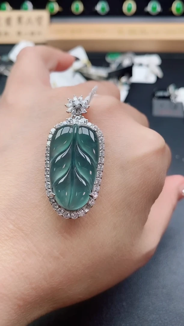 吊坠(赠链)银S925镶嵌翡翠1