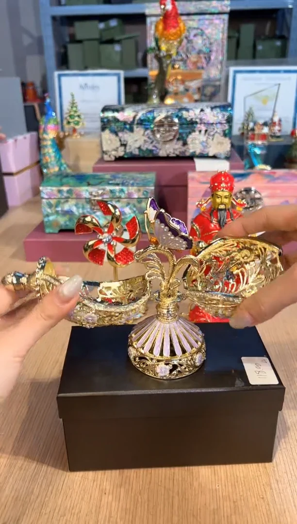【闪购商品】杯261紫色镂空高脚蝴蝶蛋