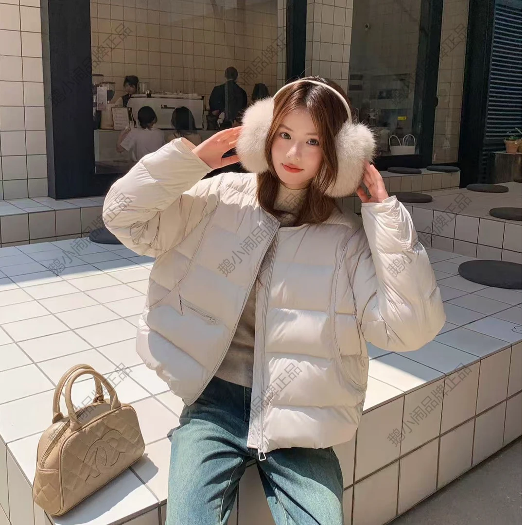 90白鸭绒方圆领短款羽绒服女